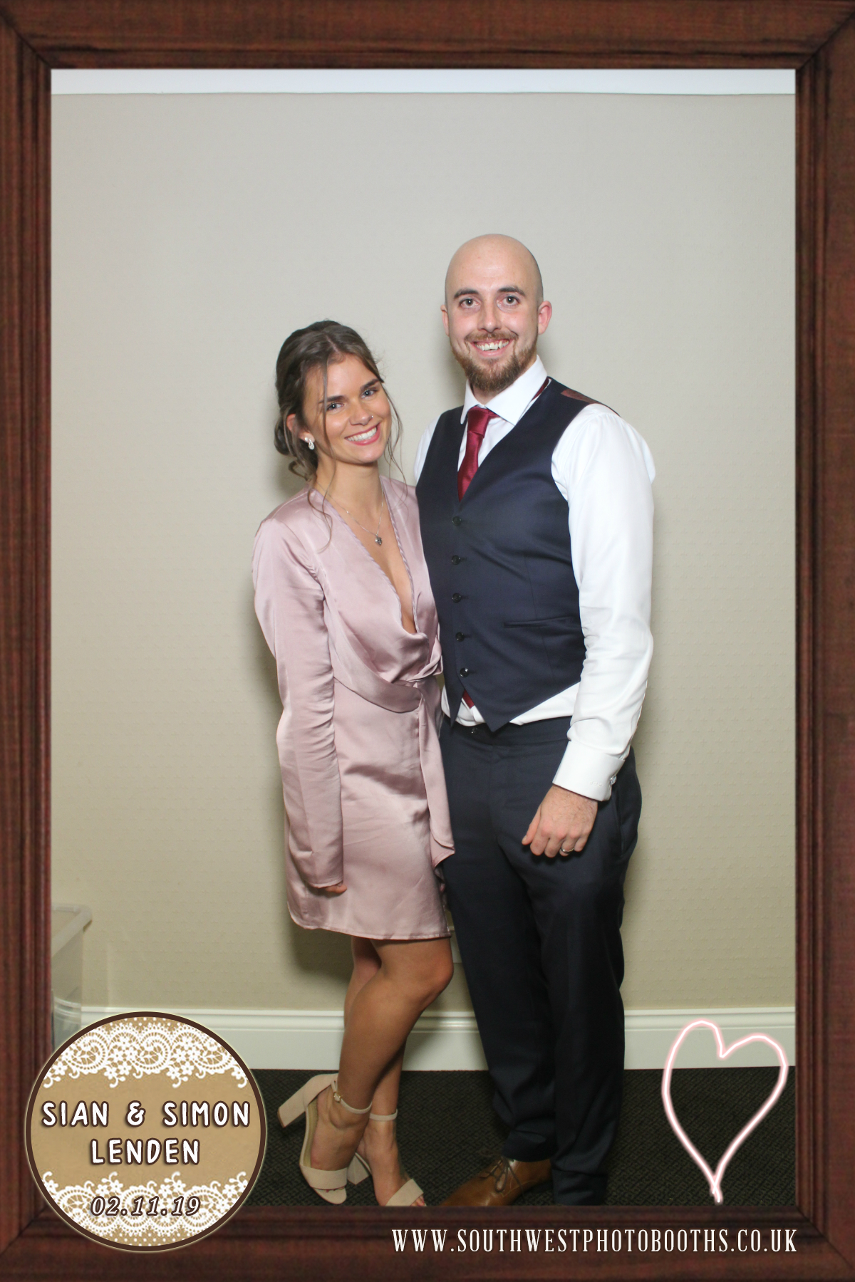 Sian and Simon Lenden | View more photos from the event at gallery.southwestphotobooths.co.uk/u/SWPB/Sian-and-Simon-Lenden